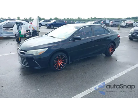 2015 Toyota Camry Le z USA, uszkodzony, nr VIN 4T4BF1FK5FR476351